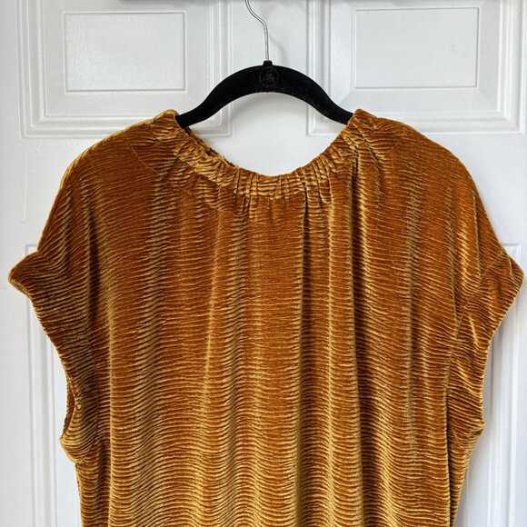 Gold Ribbed Velvet Sack Dress - Picture 2 of 7